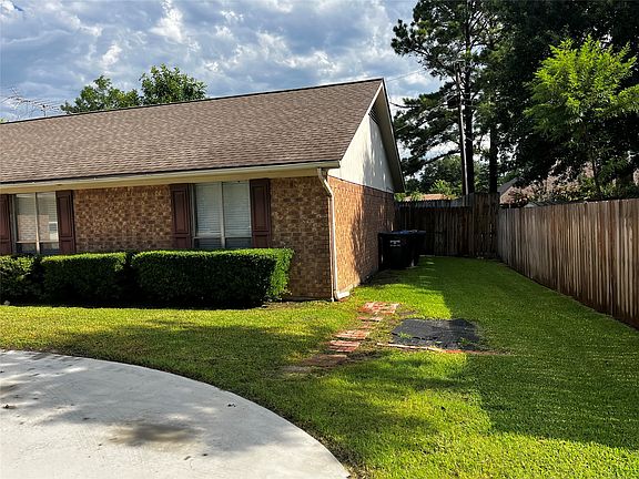 2nd image of 328 Jamie Way
