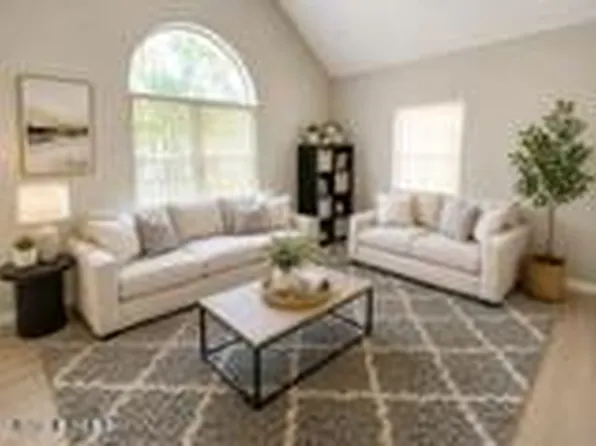 43 Sapphire Ln #418, Franklin Park, NJ 08823