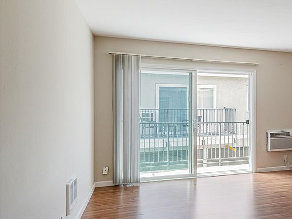 4th image of 1608 Hollenbeck Ave APT 13