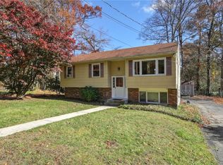 3 Palisades Rd, Patterson, NY 12563