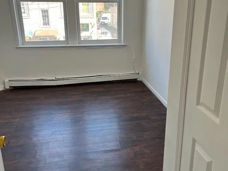 340 Morris Ave #1 — Photo 8