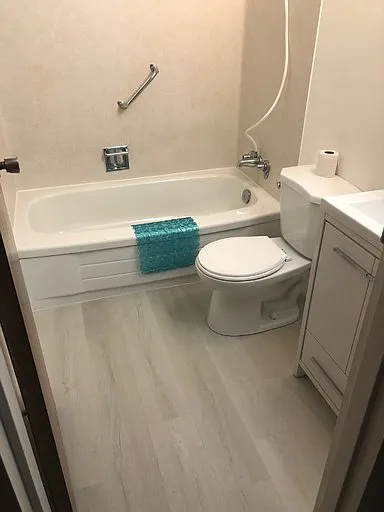 Studio, 1.0 bath, 338 sqft, $900 — Photo 3