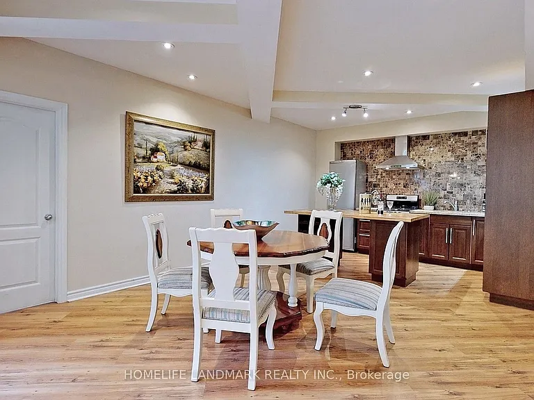 88 Caines Ave — Photo 3