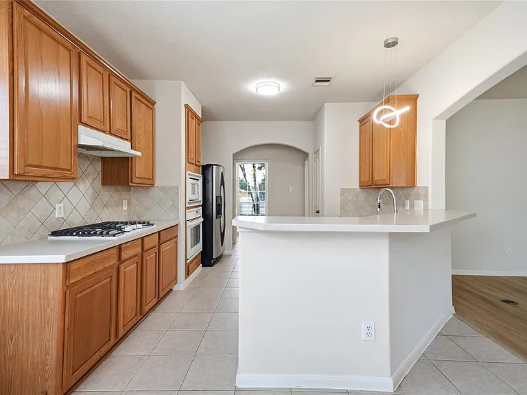 6165 Darlington Ct — Photo 13