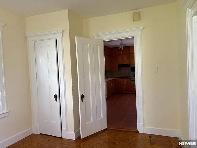 168 Orient Way — Photo 3