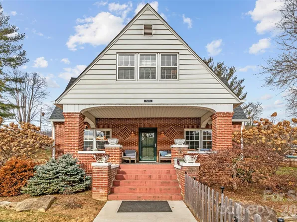 506 W Main St, Burnsville, NC 28714