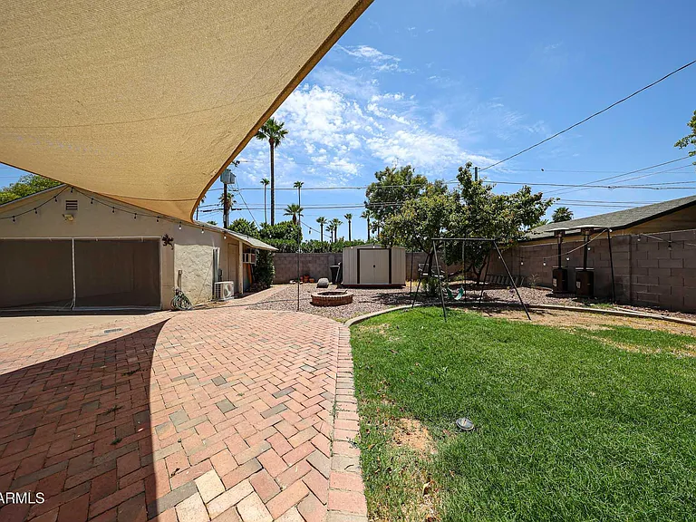 1317 W Holly St — Photo 40