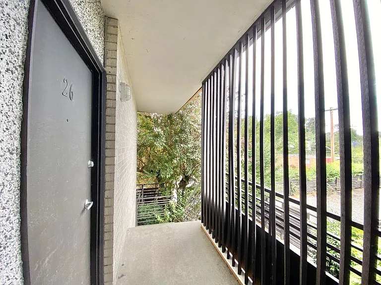 3916 S Pearl St — Photo 2