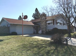 2434 Minnesota St, Marinette, WI 54143