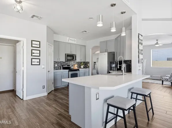 8371 W SPUR Drive, Peoria, AZ 85383