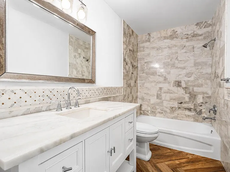 350 SW 8th St #2 — Photo 18