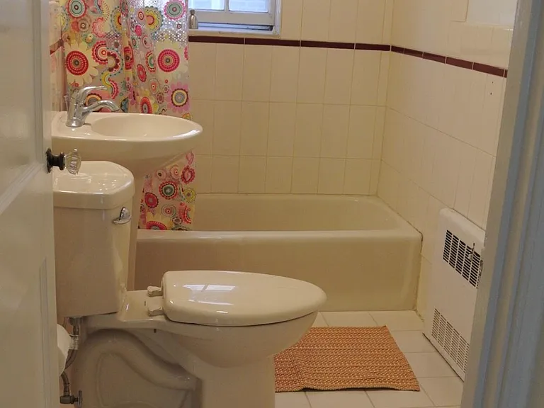 17 Hammond Pond Pkwy — Photo 6