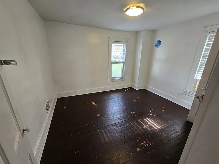 272 Locust Ave — Photo 7
