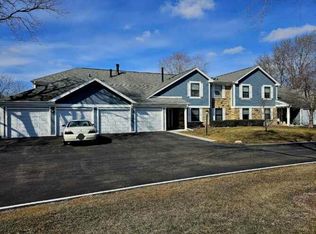 451 Thornhill Ln APT B1, Wheeling, IL 60090