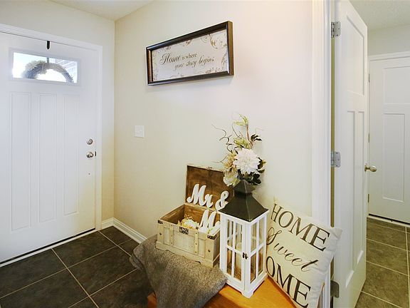 4th image of 1074 Chicory Way
