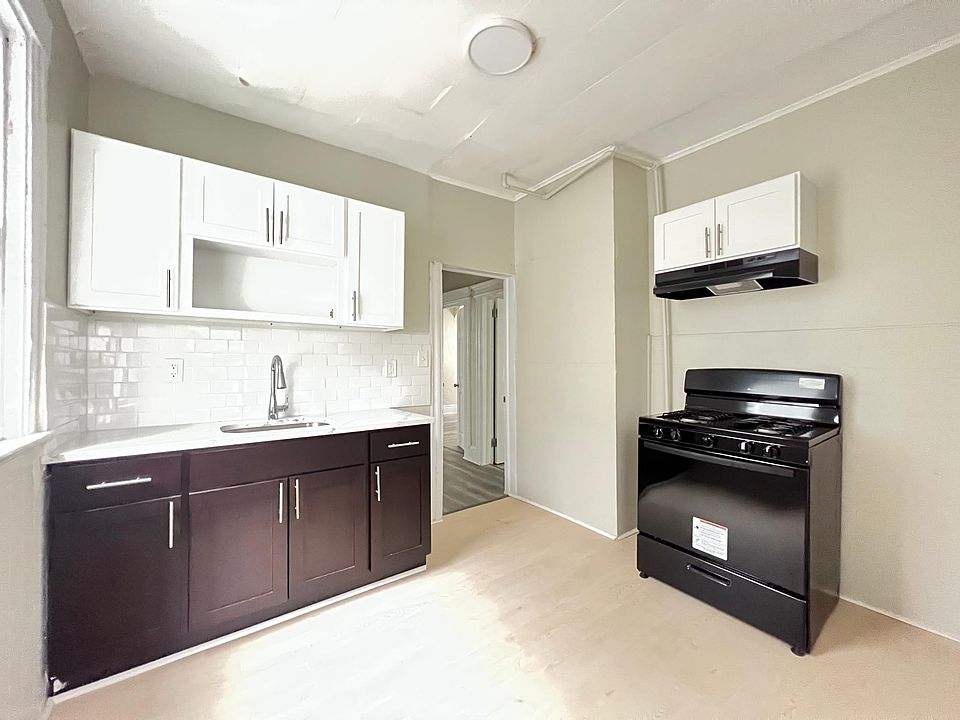 1st image of 113 Schley St Floor 2