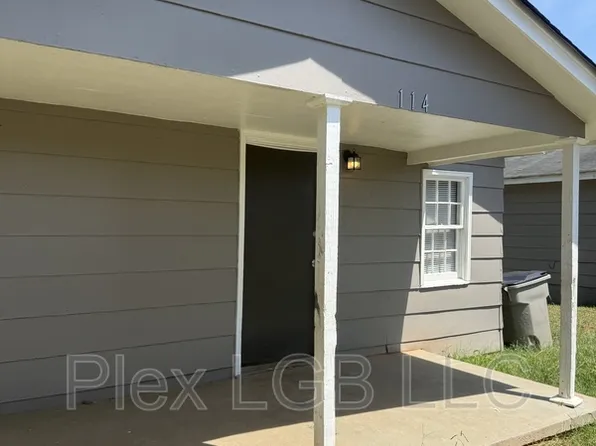 108 Oak Ln, Lagrange, GA 30241