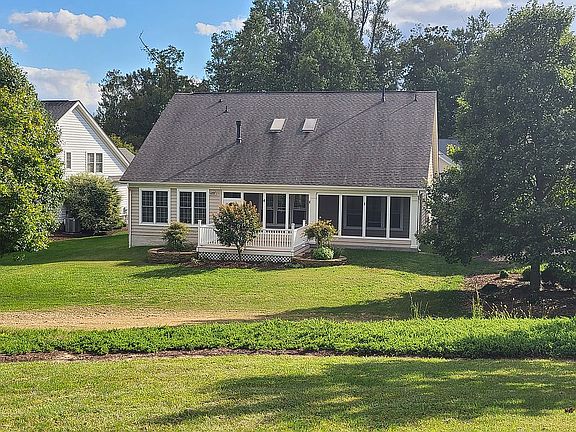 2nd image of 6604 Rexford Ln