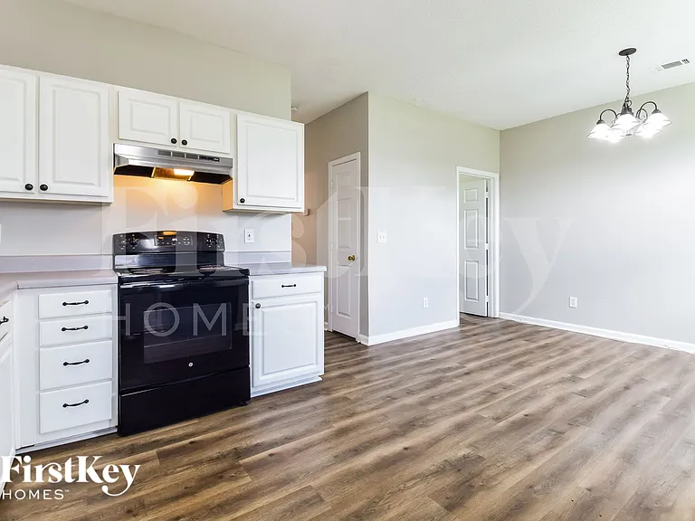 2451 Brianna Dr — Photo 5