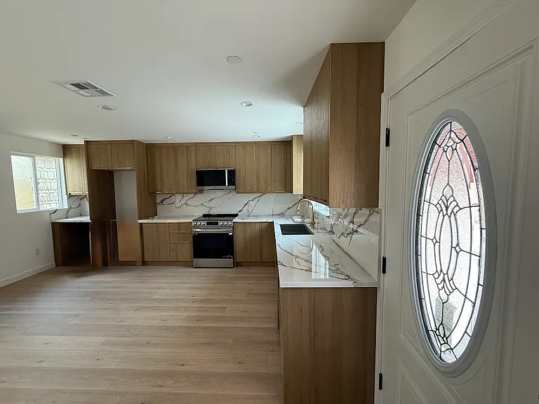 321 Porter St #A — Photo 1