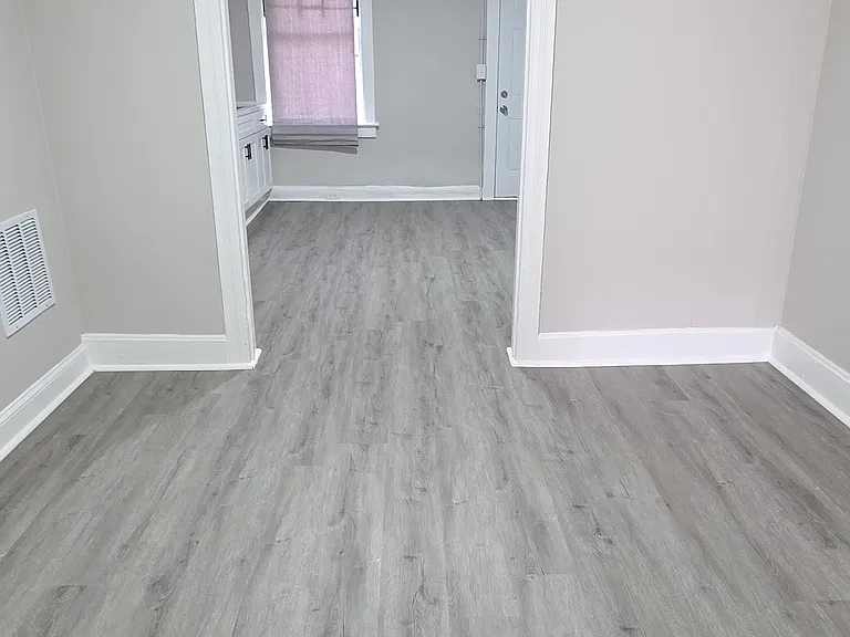 921 Appleton St — Photo 6