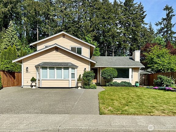2nd image of 3324 Woodard Green Drive NE