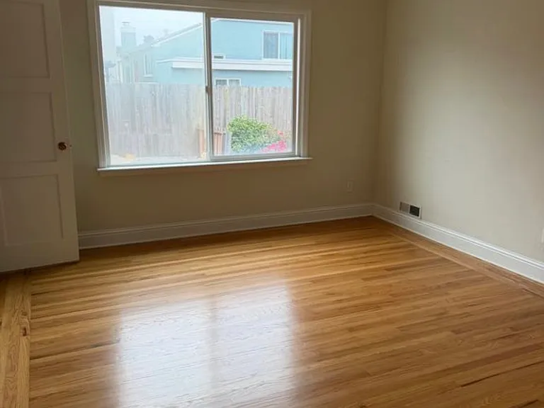 185 S Mayfair Ave — Photo 12