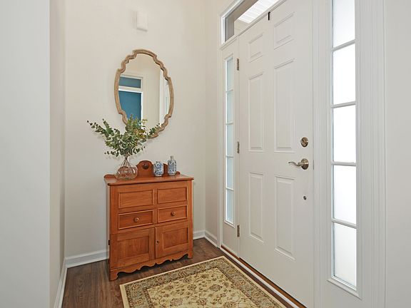 3rd image of 33158 Brookcrest Pl