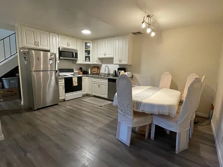340 Auburn Way — Photo 2
