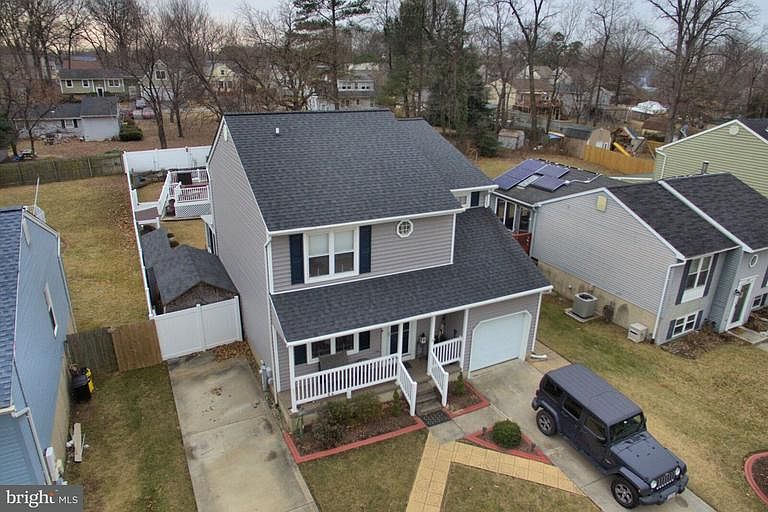 1st image of 1009 2nd St