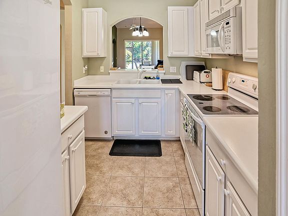 5th image of 14110 Winchester Ct APT 1303