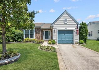 8 Pecan Ct, Mount Laurel, NJ 08054