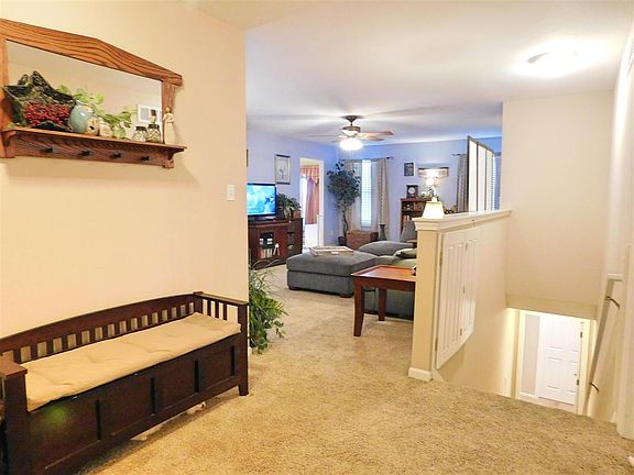 5th image of 2502 Karen Ln