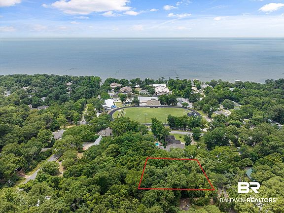 3rd image of 404 Church Ave