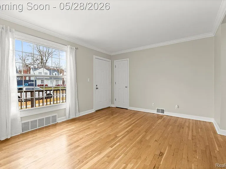 1313 Royal Ave — Photo 2