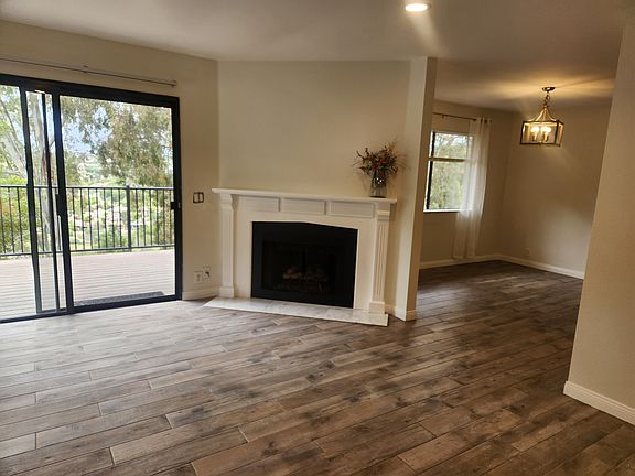 3rd image of 3048 Avenida Christina