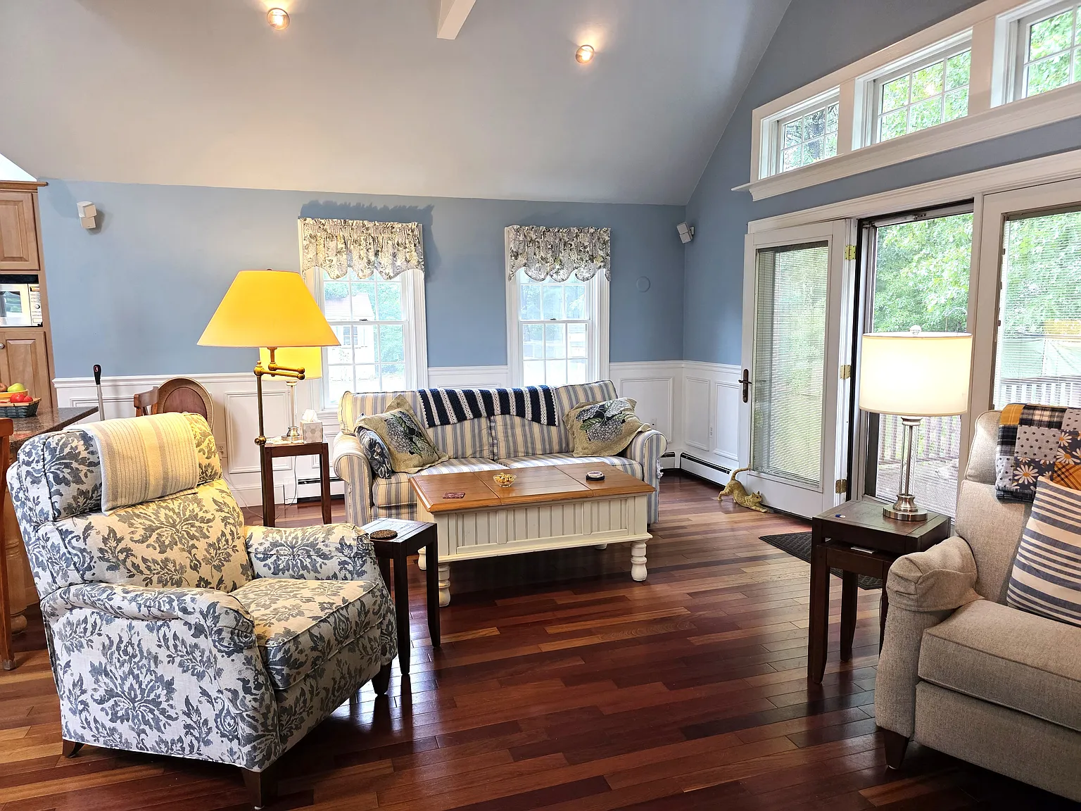 3 bed, 1677 sqft, $3,300 — Photo 3