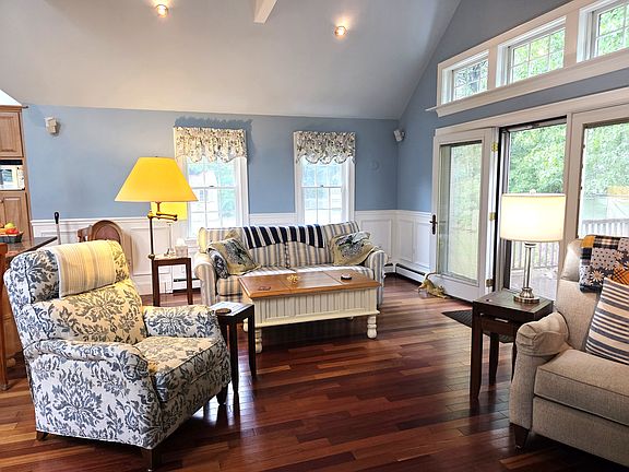 3rd image of 22 Audreys Ln