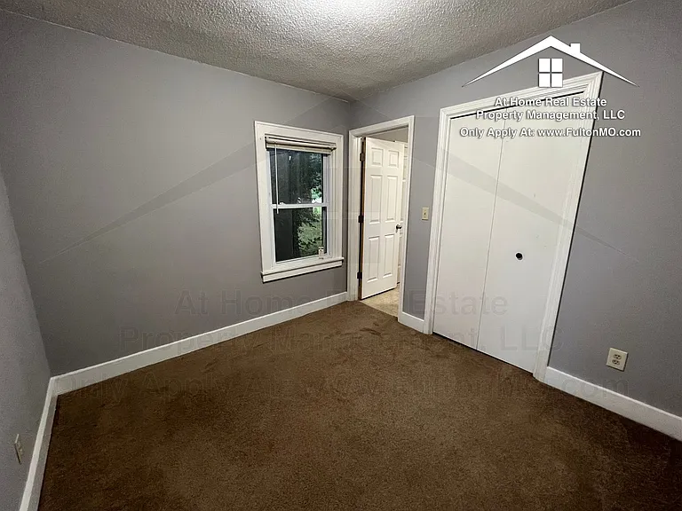 1223 Grand St — Photo 11
