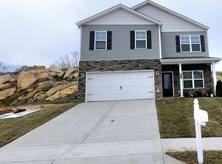 1601 Fox Meadows Cir, Bluff City, TN 37618