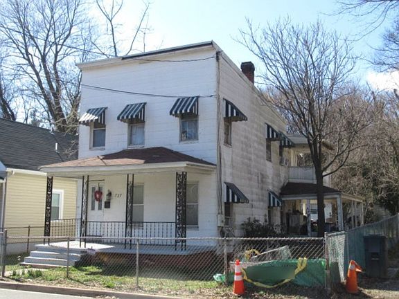 2nd image of 727 Larchmont Ave