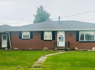 3045 County Highway 38, Windsor, IL 61957