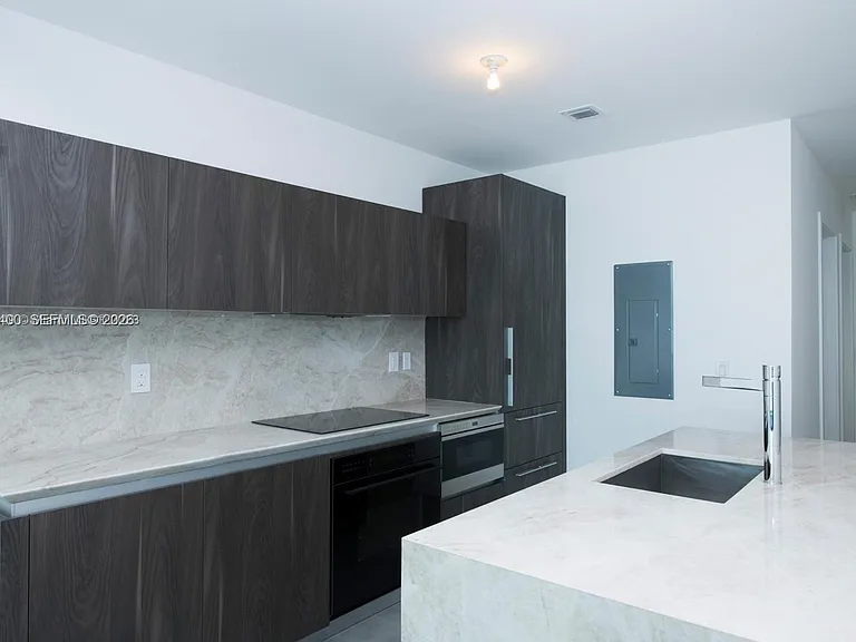 480 NE 31st St #2406 — Photo 9
