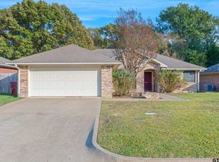 351 River Oaks Ln, Canton, TX 75103