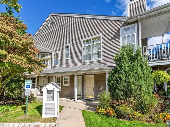 1241 Garrison Ct, Mahwah, NJ 07430