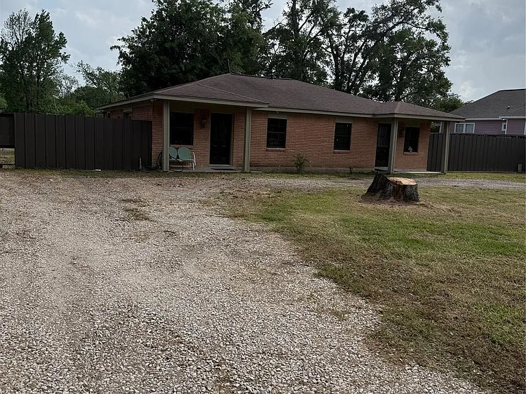 16419 Cypress Bend Dr — Photo 2