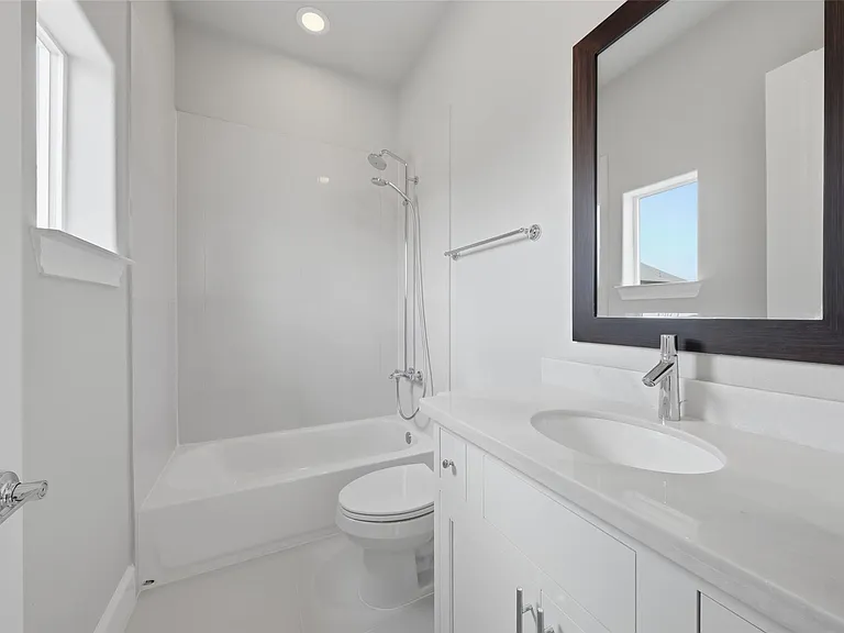 8612 Emnora Ln — Photo 34