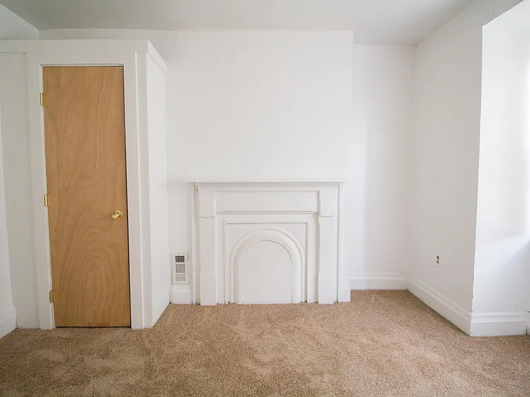 300 Miltenberger St — Photo 5