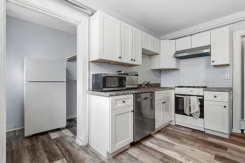 630 Centre St #1F Photo 1