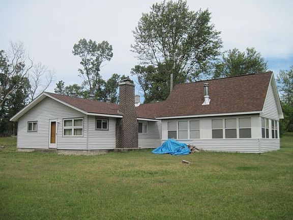 House and 3 Season Room